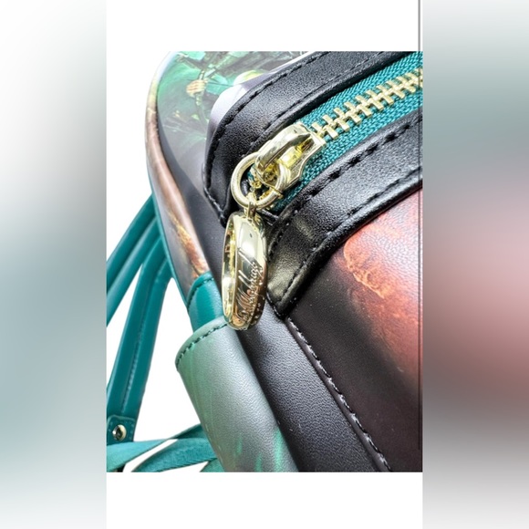 Loungefly Exclusive Lord of the Rings LOTR Movie Collage mini backpack - Picture 5 of 7